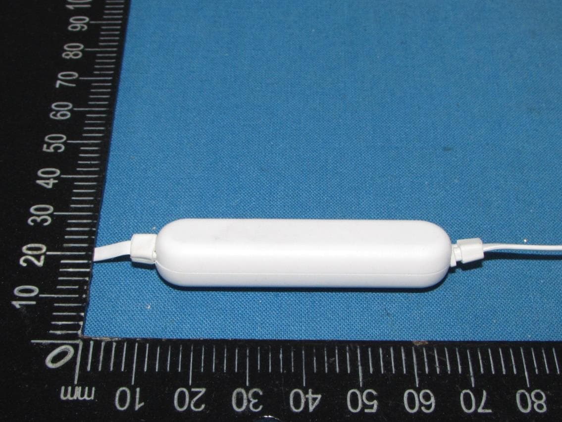 Wired Bluetooth Earphones - FCC ID 2AZOJ-EGC04 - Heena Fashions INT Ltd (2)