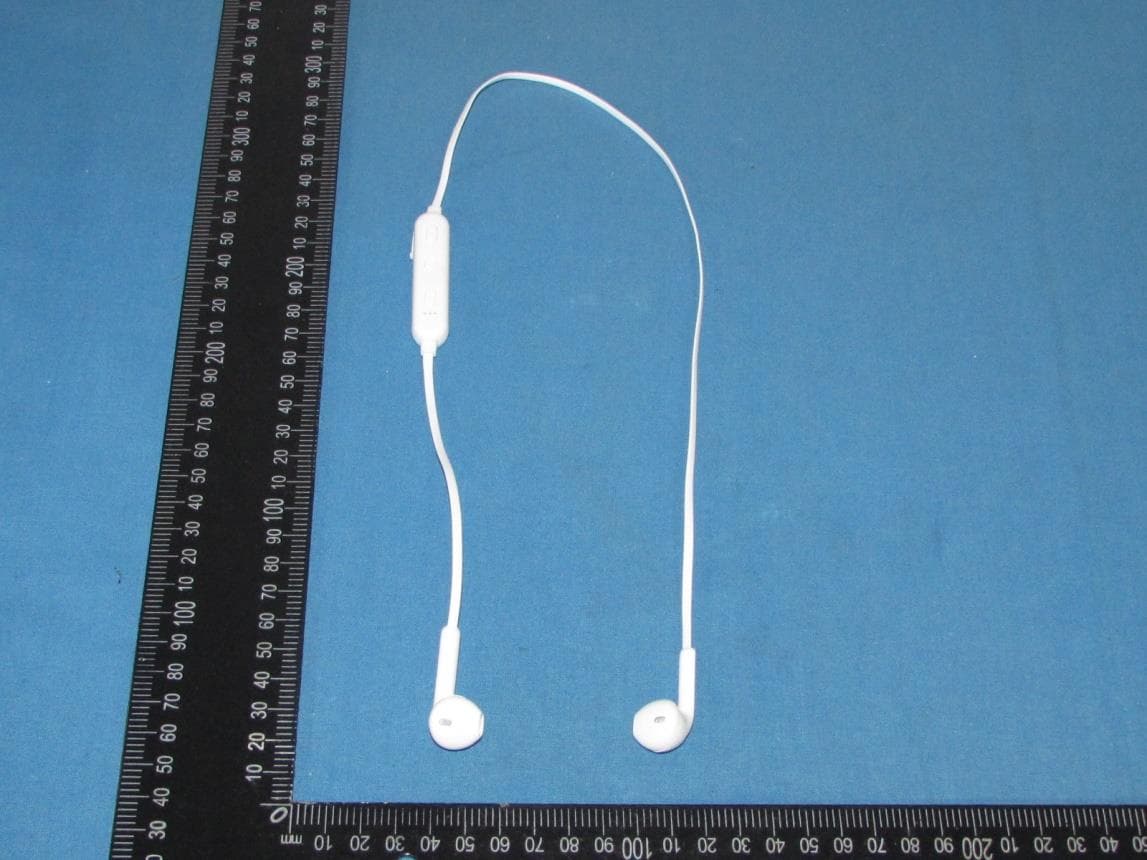 Wired Bluetooth Earphones - FCC ID 2AZOJ-EGC04 - Heena Fashions INT Ltd (4)
