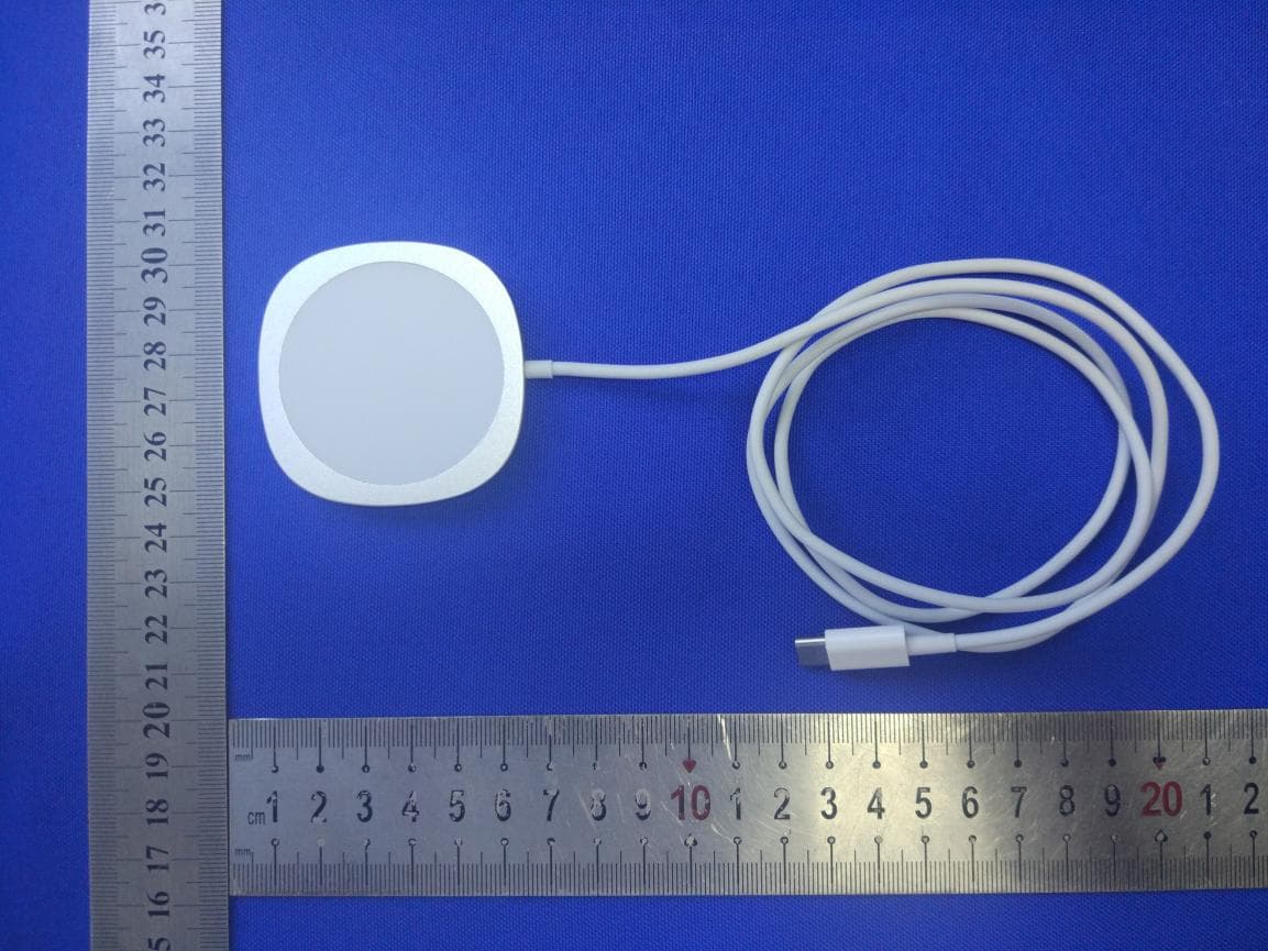 Wireless Charger - FCC ID 2AZOKADL888888 - Shenzhen Aidelong Intelligent Communication Co., Ltd.
