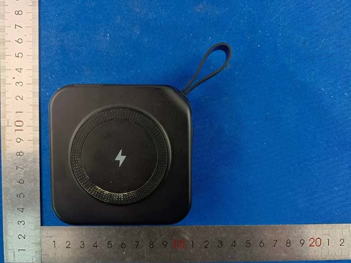 Raycon Magic Power Bank 5-IN-1 - FCC ID 2AZOV-RAPBAN700 - Raycon Inc.
