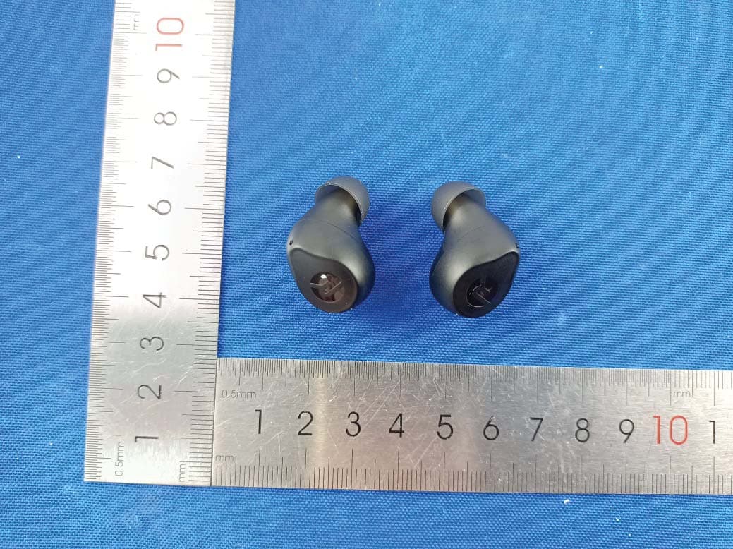 The Everyday Earbuds - FCC ID 2AZOV-RBE726 - Raycon Inc.