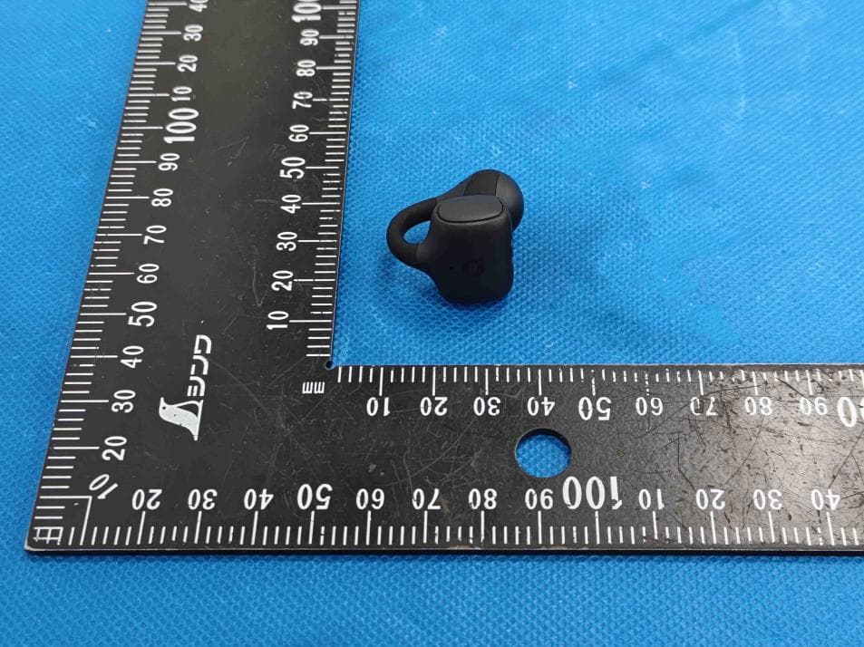 Raycon Everyday Clip Earbuds - FCC ID 2AZOV-RBO755 - Raycon Inc.