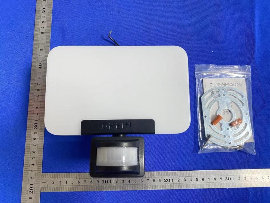 Smart Flood Light - FCC ID 2AZR9OL27002546 - Syvio Technology CO., LIMITED