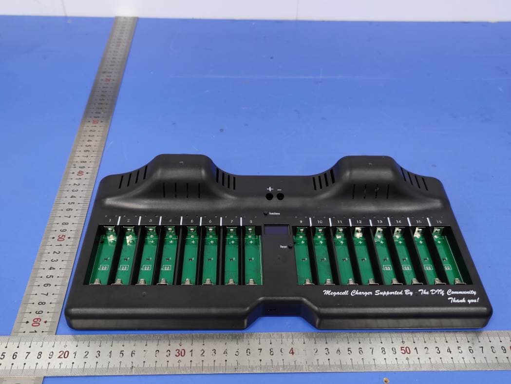 Megacell Charger - FCC ID 2AZSJ16CELLS - DeepCycle-Power.SRL (2)