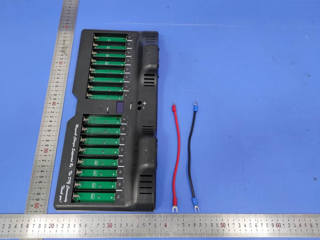 Megacell Charger - FCC ID 2AZSJ16CELLS - DeepCycle-Power.SRL (3)