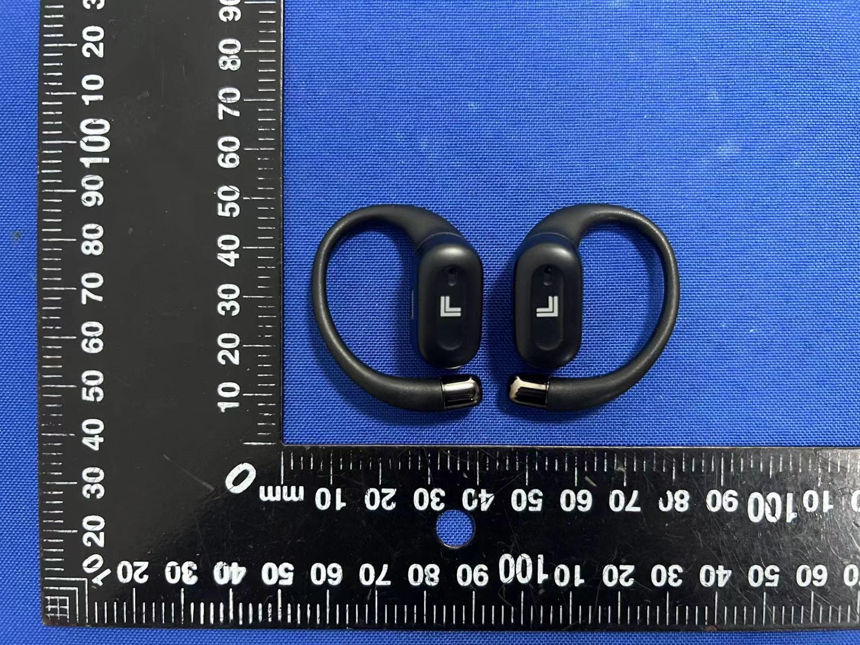 True Wireless Earbuds - FCC ID 2AZSY-SHRP-TWS08 - Dongguan Symsta Electronics Co.,Ltd.