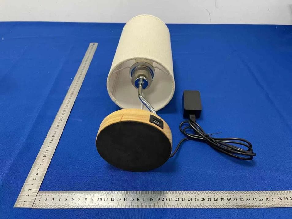 Bedside Lamp with Wireless Charger - FCC ID 2AZU2-J5R12 - GUANG ZHOU FOURSUN LIGHTING CO., LTD. (2)
