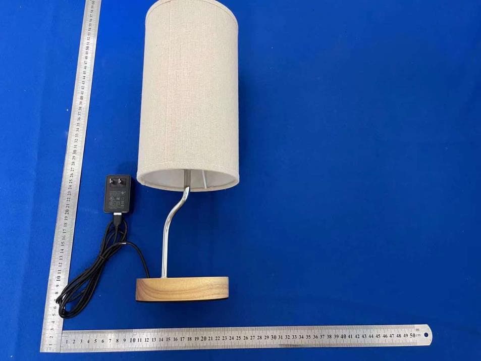 Bedside Lamp with Wireless Charger - FCC ID 2AZU2-J5R12 - GUANG ZHOU FOURSUN LIGHTING CO., LTD. (4)