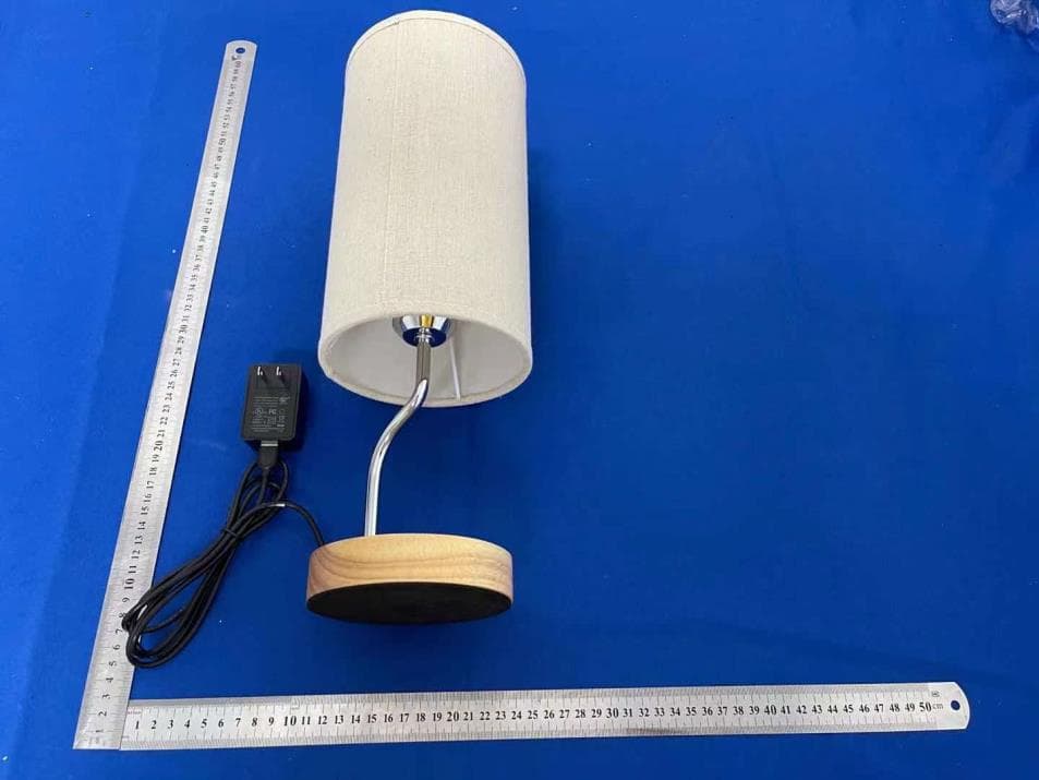 Bedside Lamp with Wireless Charger - FCC ID 2AZU2-J5R12 - GUANG ZHOU FOURSUN LIGHTING CO., LTD. (3)
