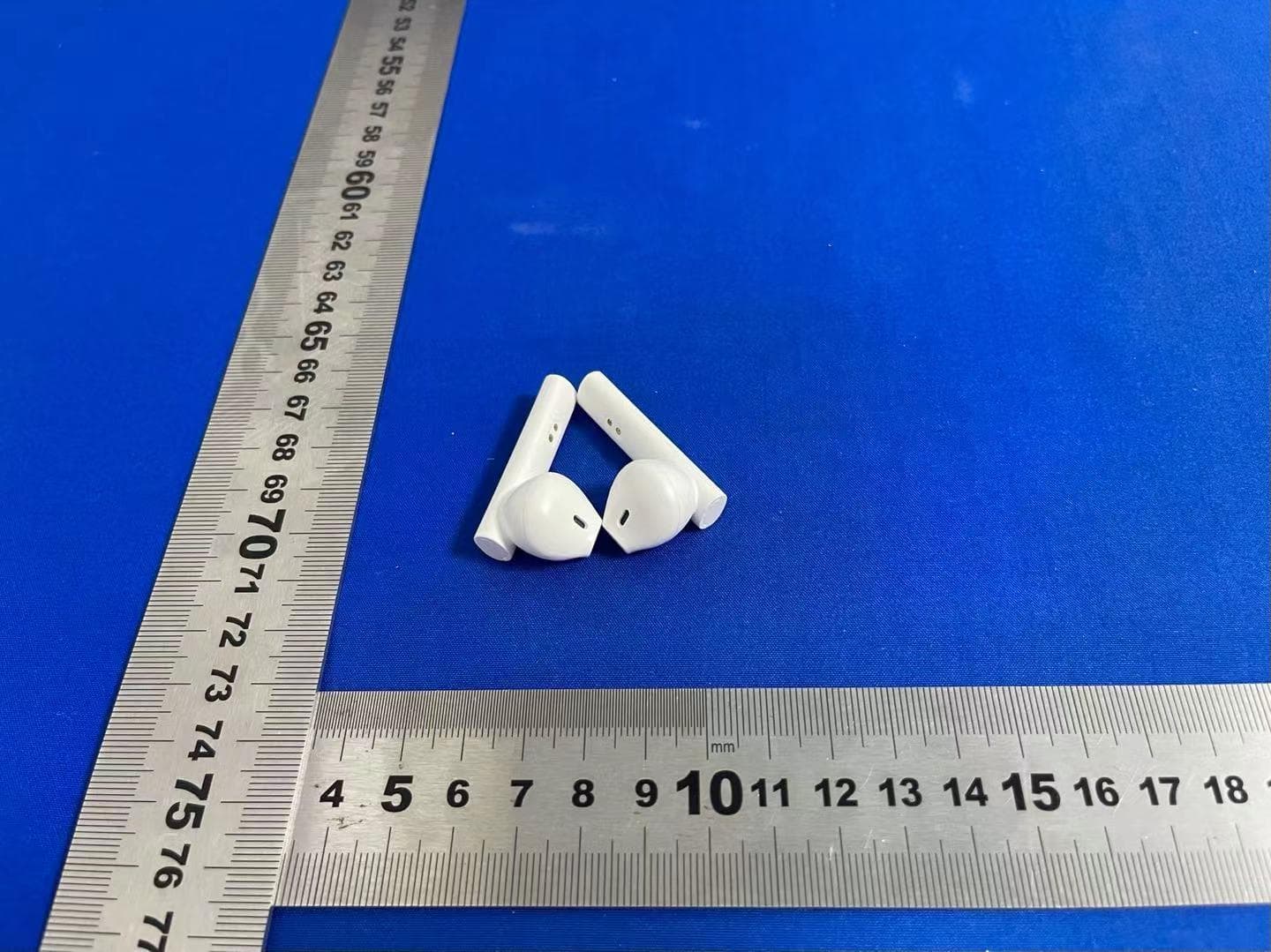 Wireless Bluetooth Earbuds - FCC ID 2AZUB-DHLINEAR - Dongguan Moyin Acoustic Co., Ltd. (4)