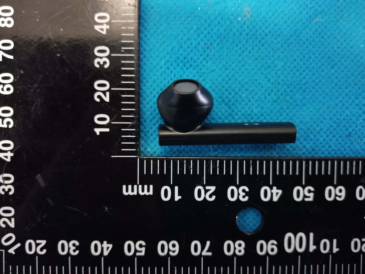 Bluetooth headset - FCC ID 2AZV6-G01 - Shenzhen Kangmingrui Technology Co., Ltd (5)