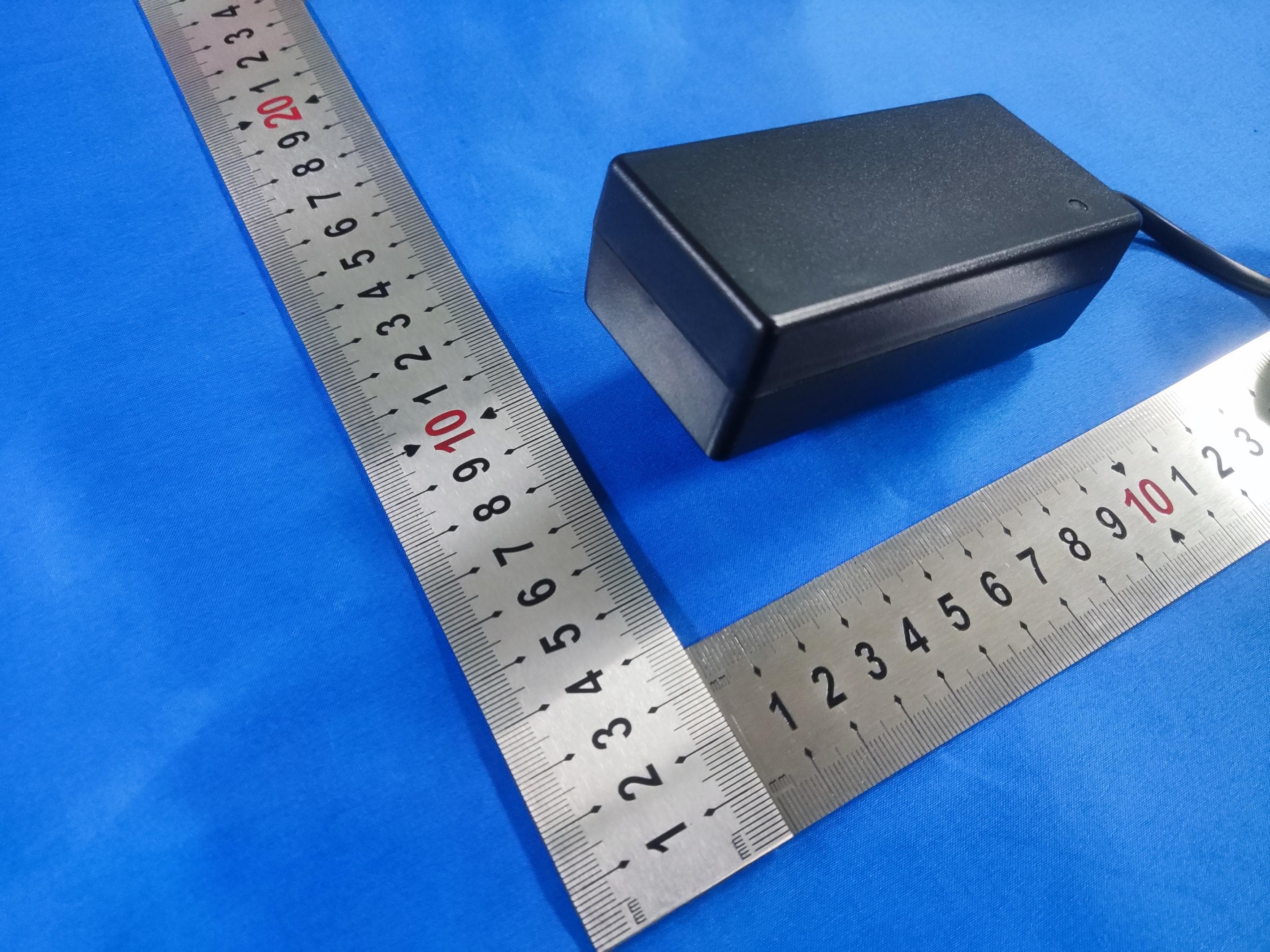 Sofa sound system - FCC ID 2AZVL-HYK-975 - Shenzhen Saiyinwei Electronic Co.,Ltd (2)