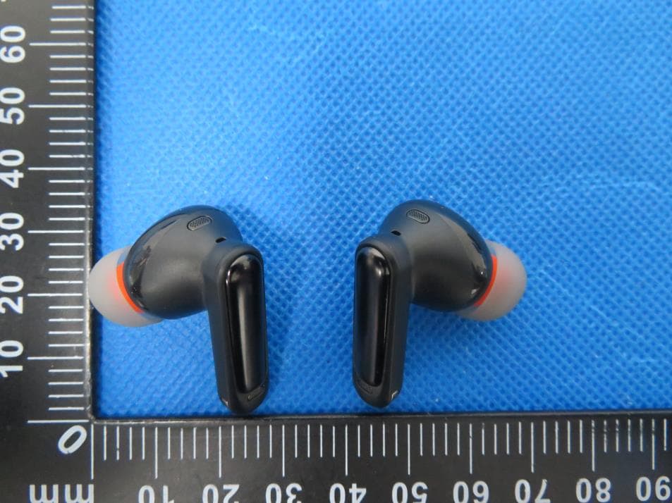 Active Noise Cancelling true wireless earbuds - FCC ID 2AZXT-W1 - ShenZhen Houshuxia Technology Co., LTD