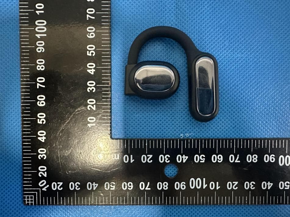 OPEN TWS EARPHONE - FCC ID 2BA4B-FREEBEATS - Shenzhen Daikang Technology Co., Ltd. (2)