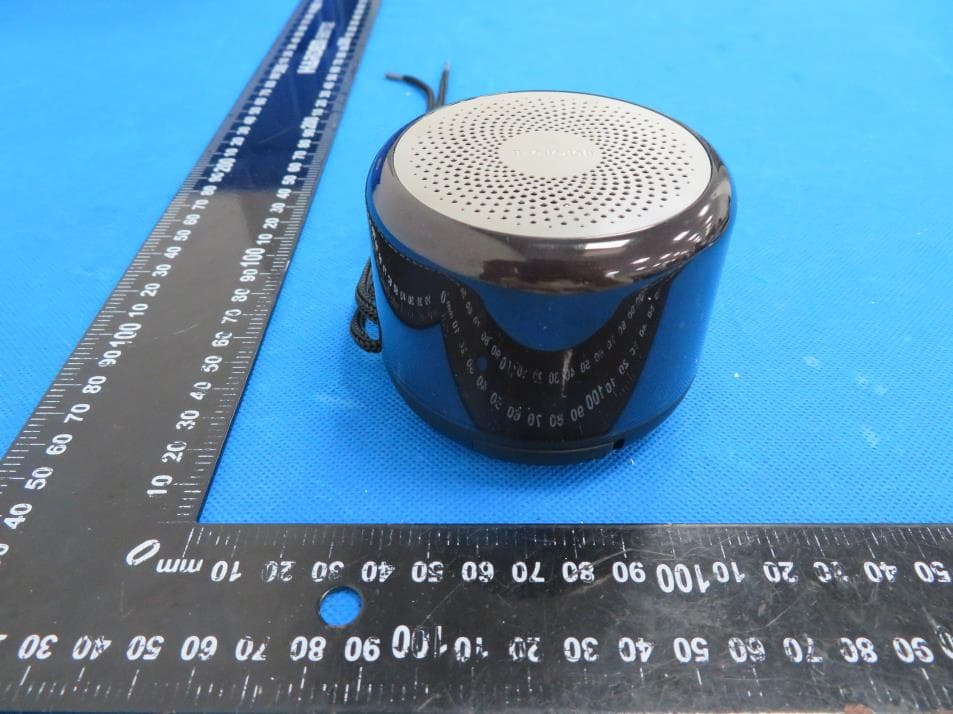 wireless speaker - FCC ID 2BA4R-BR28 - Shenzhen Xinou Electronic Commerce Co.,Ltd (4)