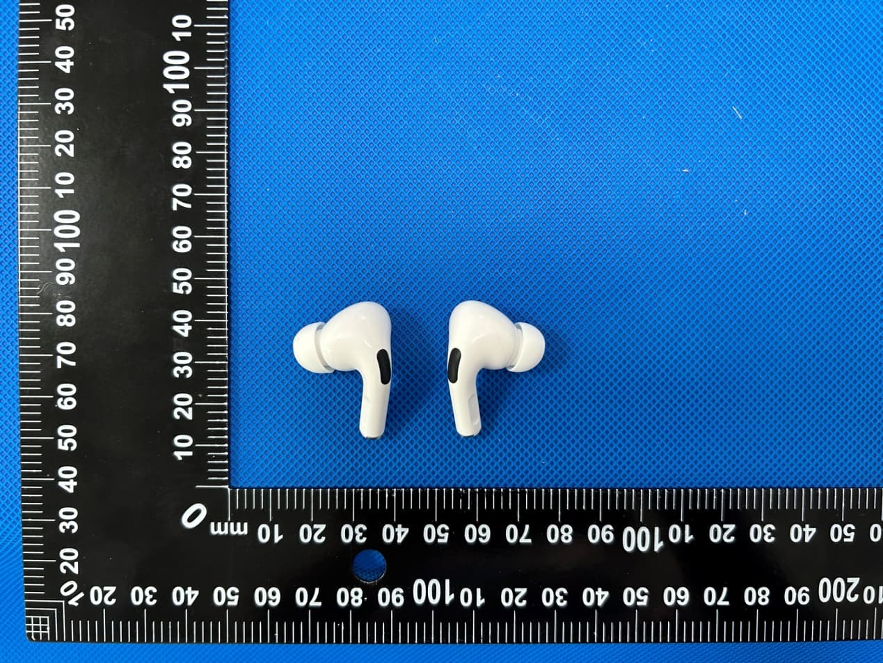 Bluetooth Earphone - FCC ID 2BA8C-LP30PRO - Guangzhou Lucky Communication Technology Co., Ltd.