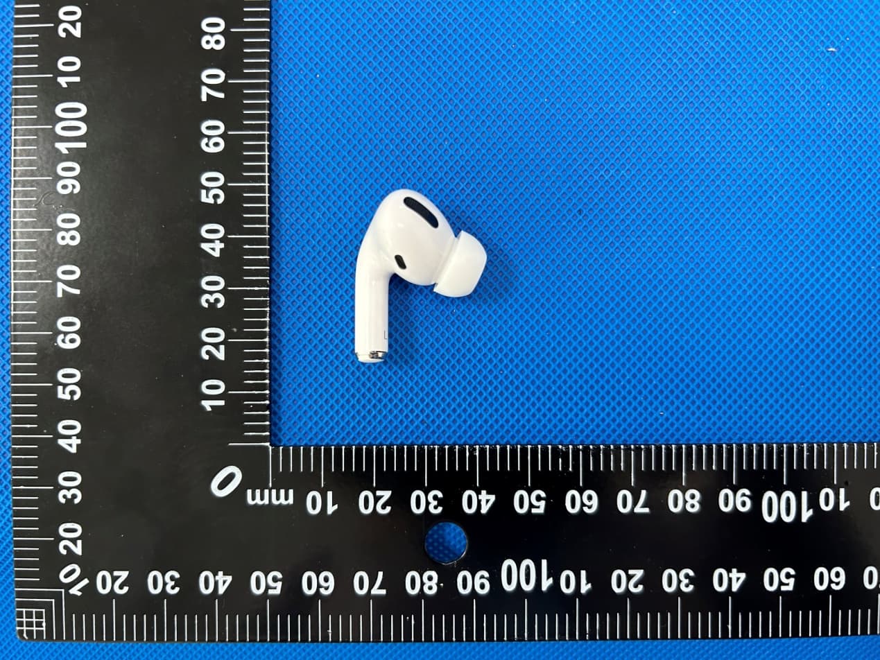 Bluetooth Earphone - FCC ID 2BA8C-LP30PRO - Guangzhou Lucky Communication Technology Co., Ltd. (2)