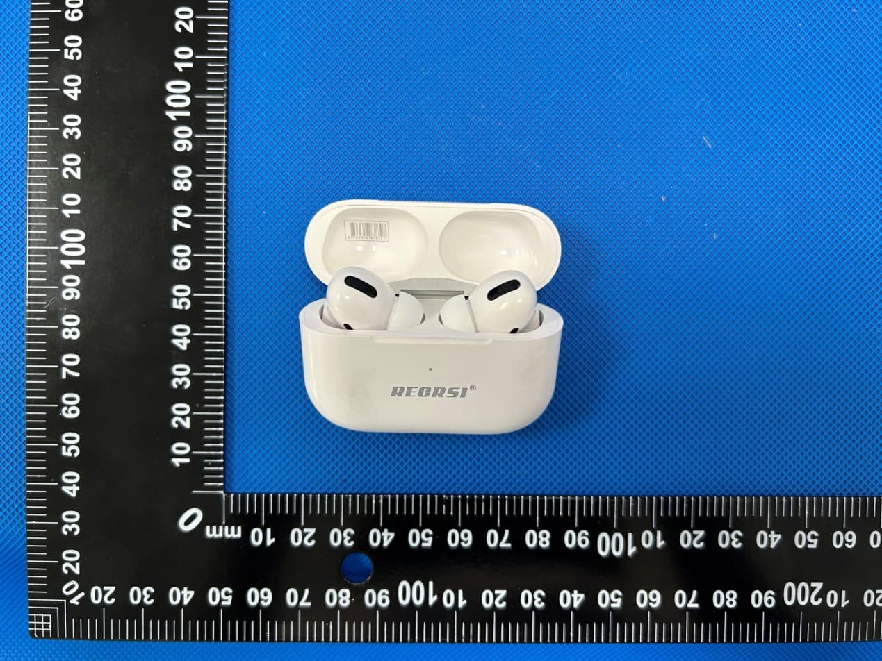 Bluetooth Earphone - FCC ID 2BA8C-LP30PRO - Guangzhou Lucky Communication Technology Co., Ltd. (4)