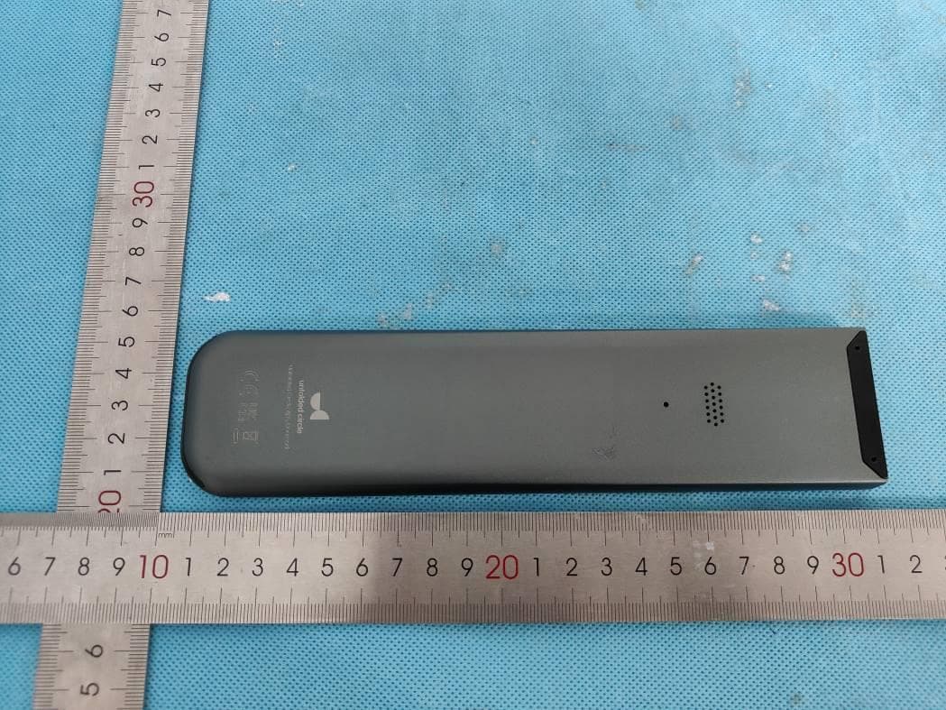 Remote Two - FCC ID 2BAA9-UCR2 - Unfolded Circle ApS (2)