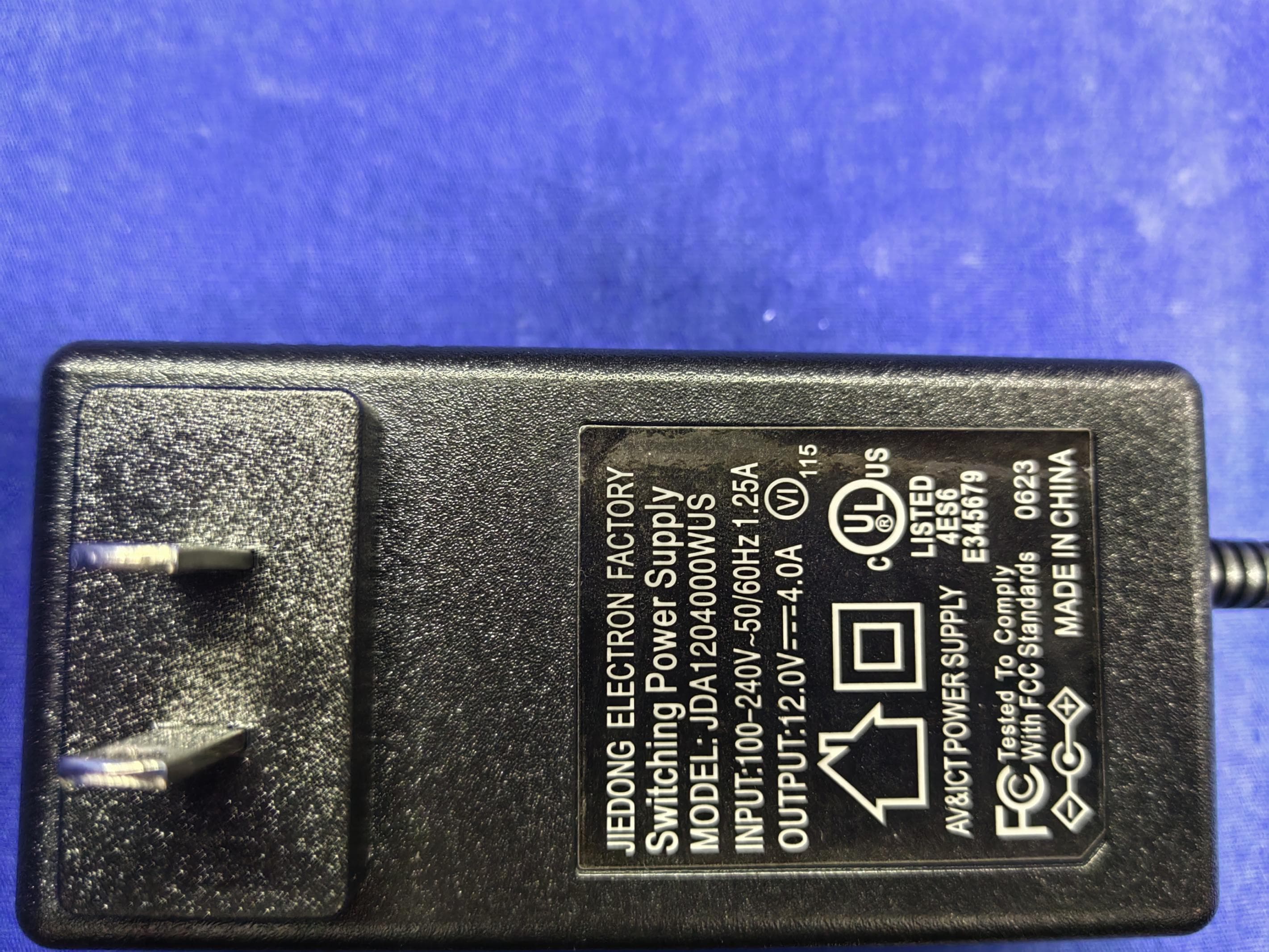 HOME THEATER PROJECTOR & BLUETOOTH KARAOKE - FCC ID 2BABY696PJ1575 - GuangXi BeiLiu JinBao Electronic Co., Ltd.