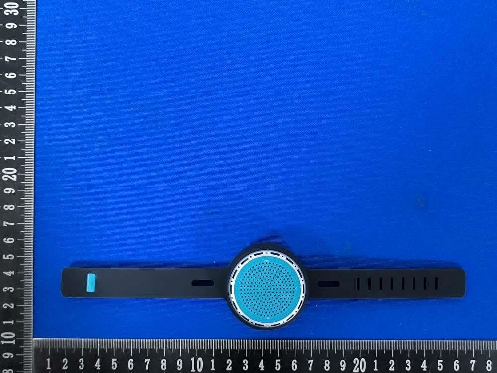 Bracelet speaker - FCC ID 2BACV-ES64 - Dongguan Unity Win Electronic Tech Co., Limited (4)