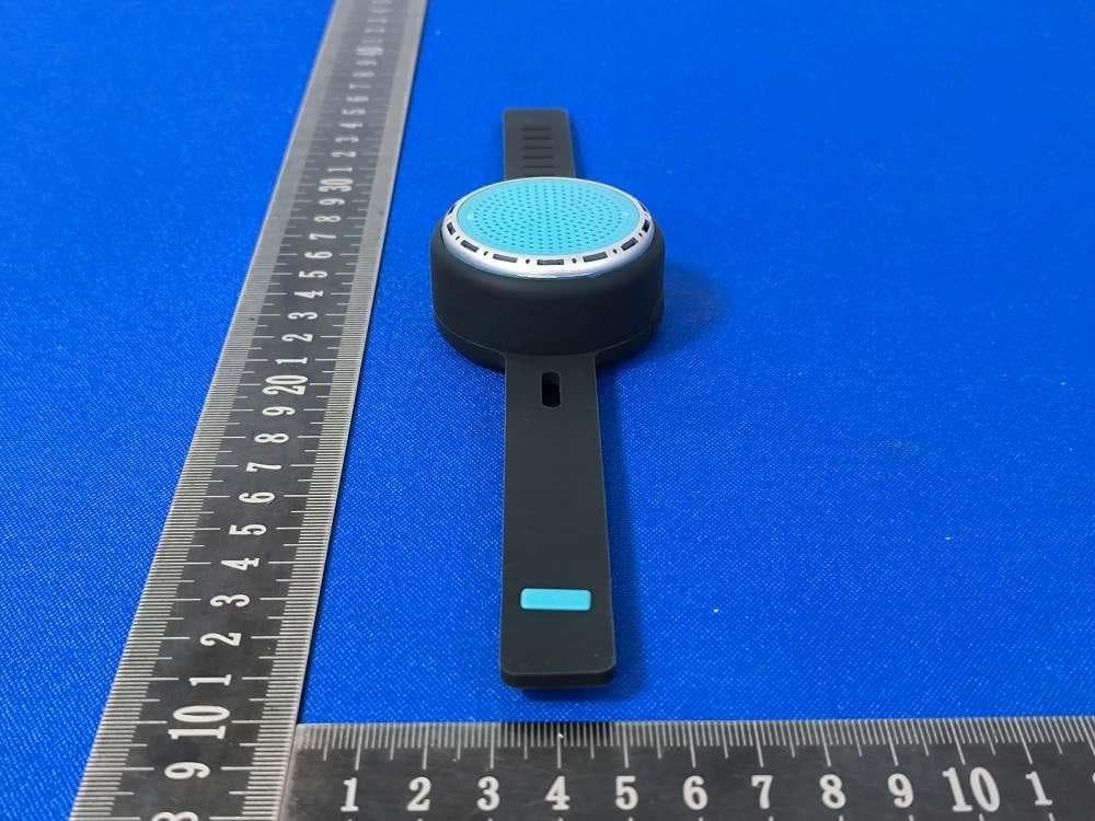 Bracelet speaker - FCC ID 2BACV-ES64 - Dongguan Unity Win Electronic Tech Co., Limited (3)