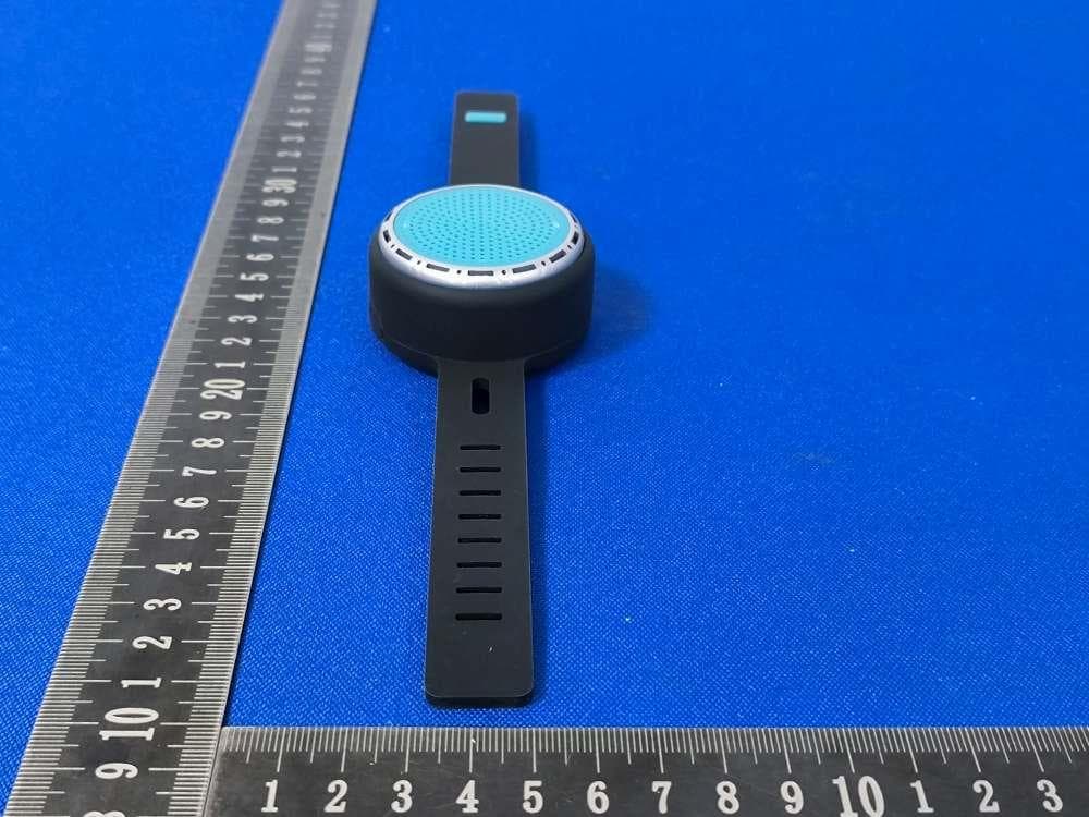 Bracelet speaker - FCC ID 2BACV-ES64 - Dongguan Unity Win Electronic Tech Co., Limited (5)