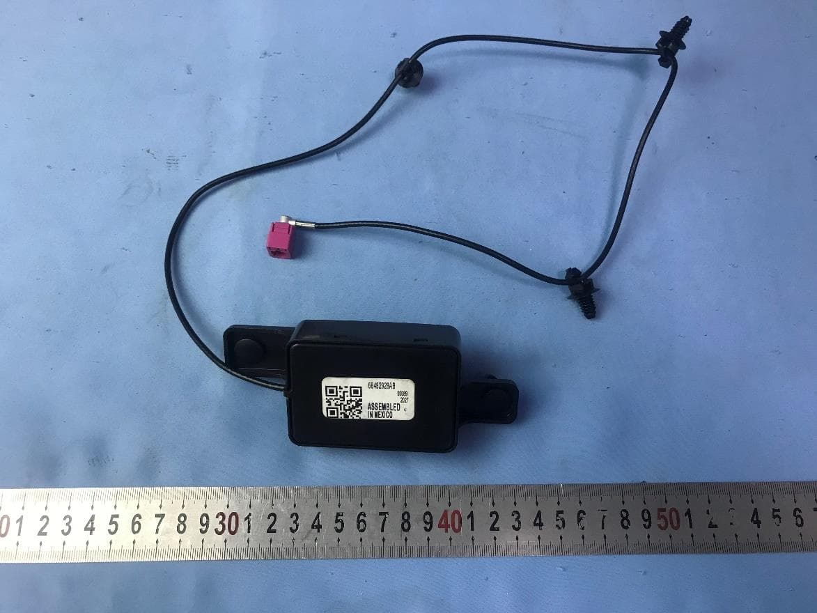Radio Frequency Hub Module (RFHM) - FCC ID 2BAHD-RFH1 - Valeo North America Inc. (2)