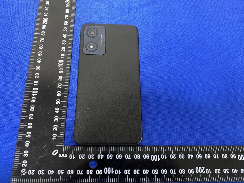 Smart Phone - FCC ID 2BAHU2024001 - DIALN PRODUCTS INC.