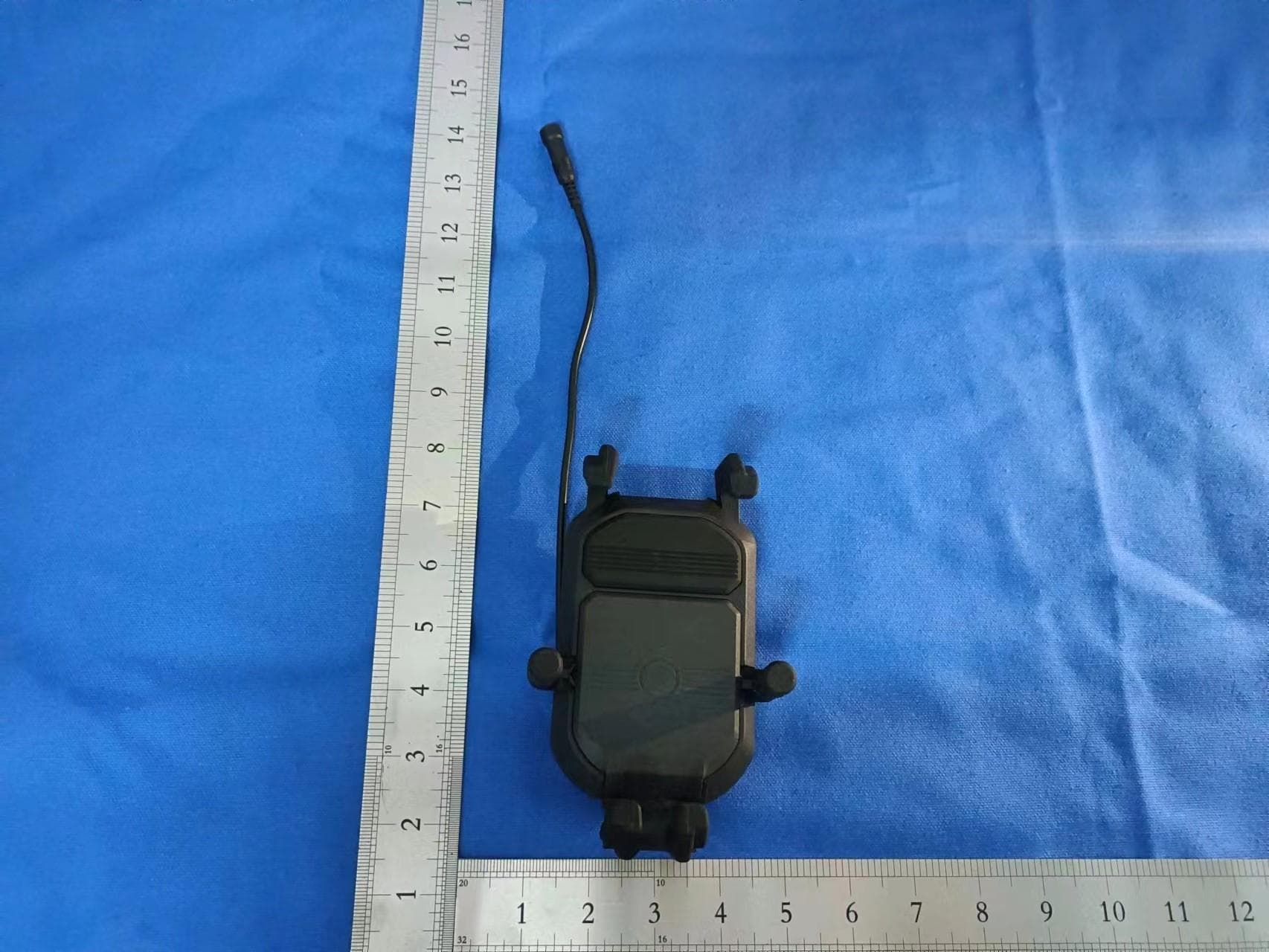 wireless charging bracket - FCC ID 2BAK7-YF-258 - Dongguan Yifeng Electronics Co., Ltd (3)