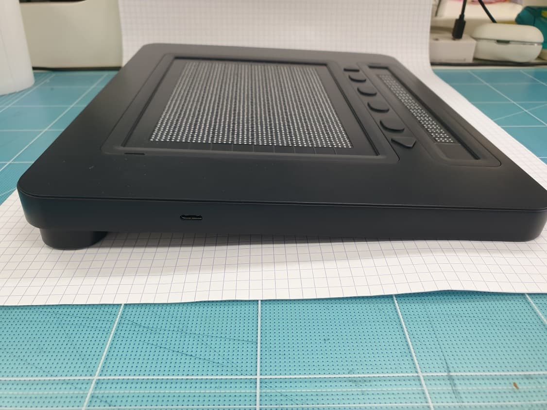 Refreshable tactile graphic display - FCC ID 2BAM7DPA320A - dot incorporation