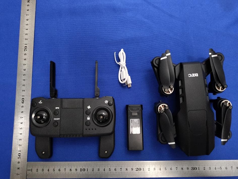 REMOTE CONTROL QUADCOPTER - FCC ID 2BAO5-L900 - SHANTOU CITY LONGHU DISTRICT LIYEZHAN TOY FIRM (2)