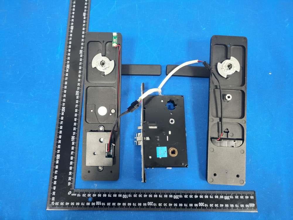 Apartment combination lock - FCC ID 2BAOH-TB2011A2QH - Guangzhou Lingbao Electronic Machinery Co., LTD (2)
