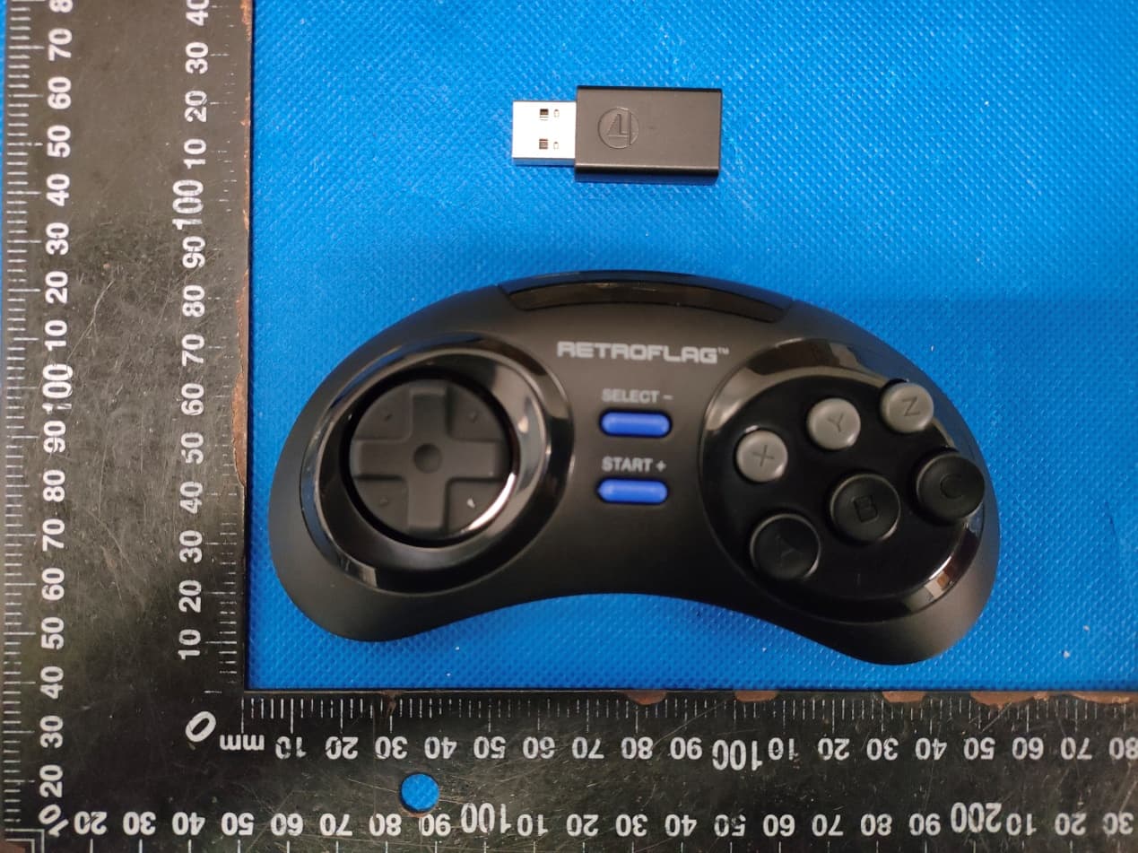 RF Classic 2.4G Controller-M - FCC ID 2BAPO-CONTROLLER-M - Retroflag Tech Ltd. (3)