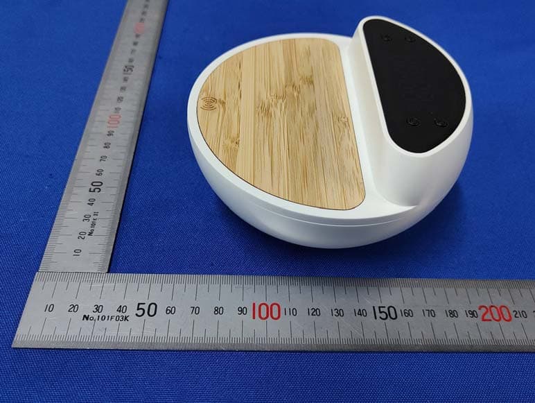 Bamboo Multi-function Wireless Charger - FCC ID 2BAPP8198 - NINGBO SILVER IMPORT & EXPORT CO.,LTD. (3)