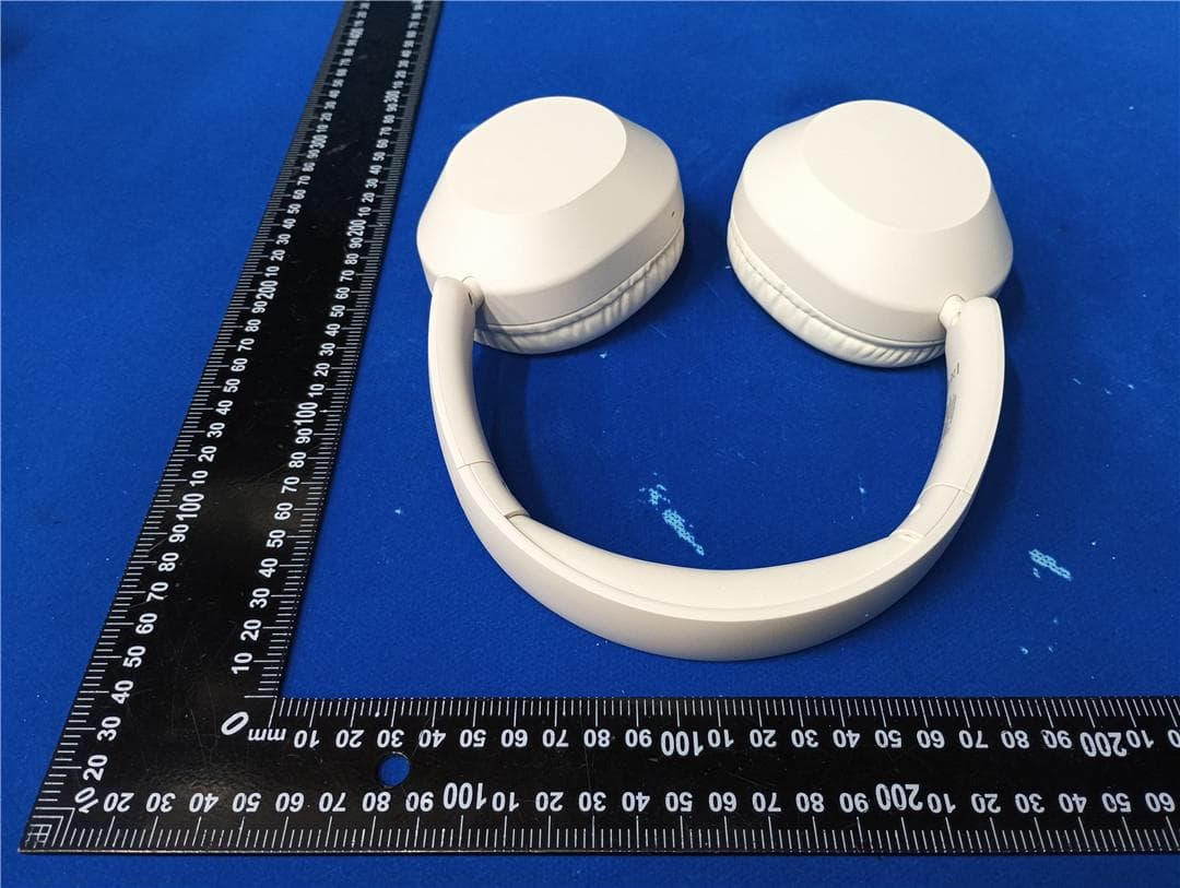Wireless over-ear headphones - FCC ID 2BAQF-TAH1020 - Shenzhen Qishun Innovation Technology Development Co., LTD