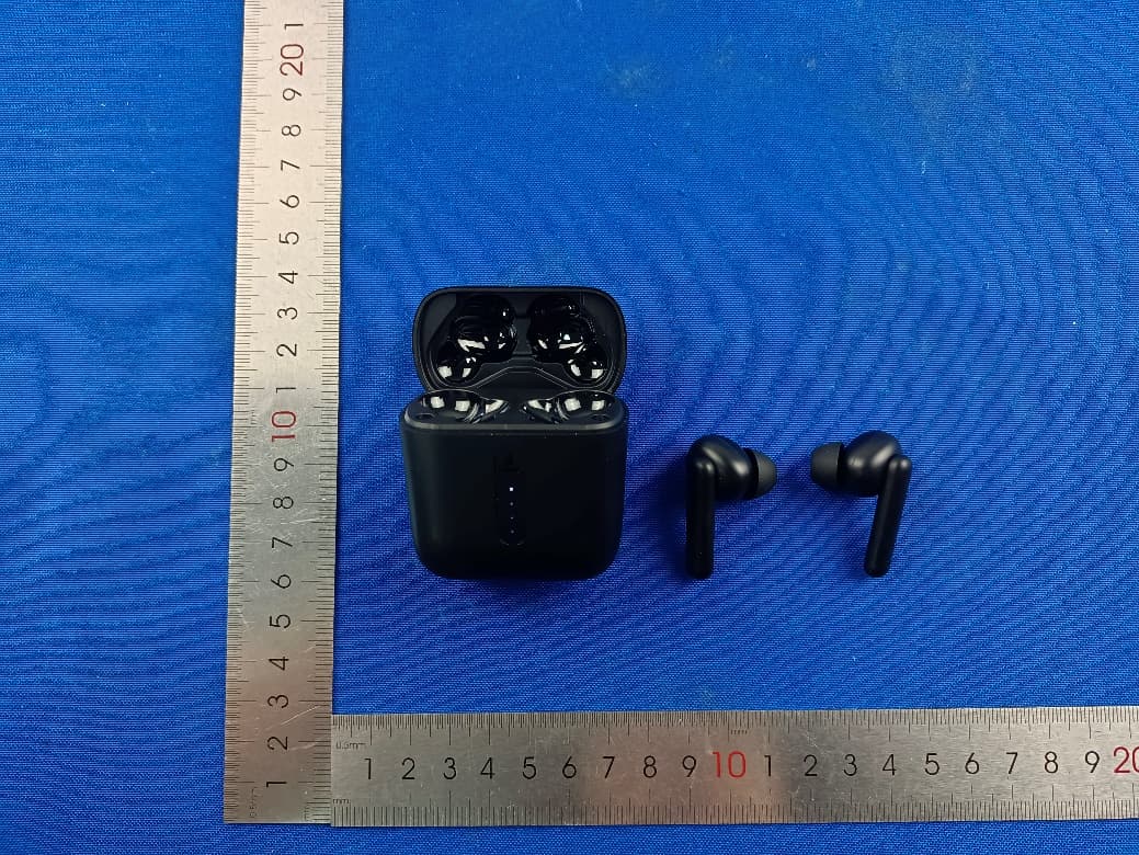 Airdopes 141 - FCC ID 2BARQ-AD141 - Imagine Marketing Ltd. (3)