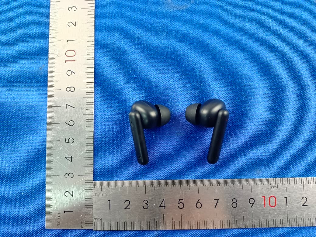 Airdopes 141 - FCC ID 2BARQ-AD141 - Imagine Marketing Ltd. (2)