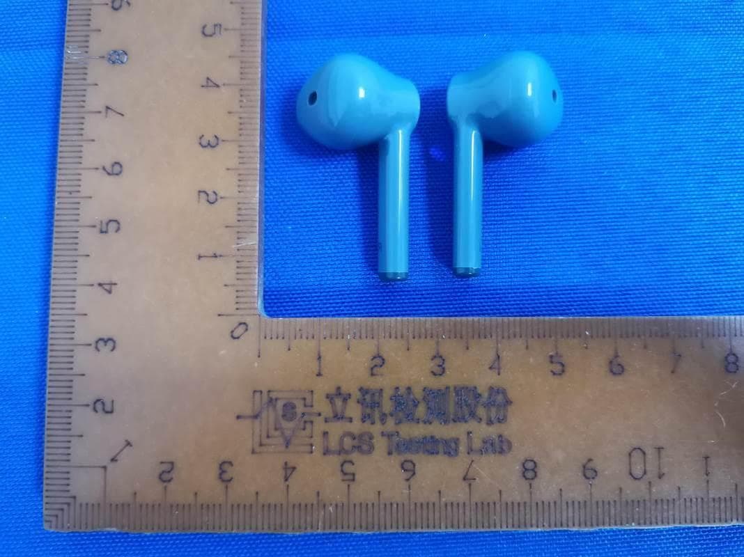 TWS Bluetooth Headset - FCC ID 2BARQ-AIRDOPES131 - Imagine Marketing Ltd. (2)