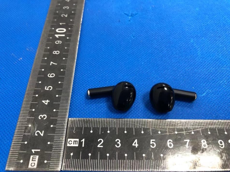 TWS Earbuds - FCC ID 2BARQ-ALP101 - Imagine Marketing Ltd. (4)
