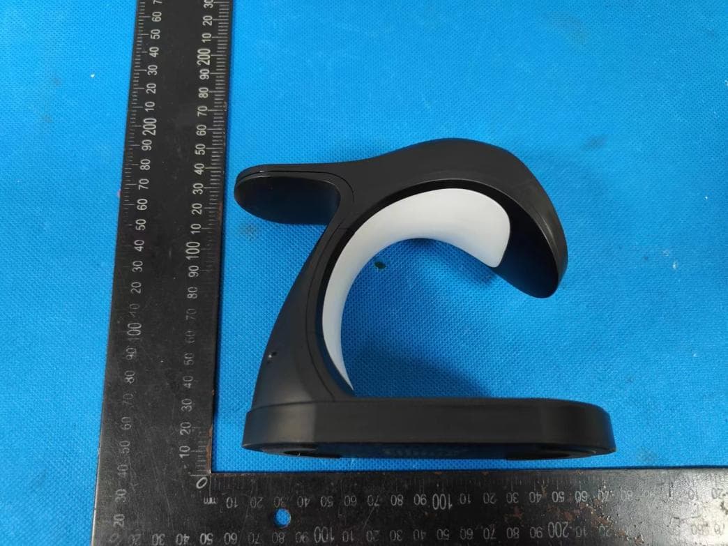 4-in-1 Magnetic Wireless Charger - FCC ID 2BARRPWS204 - Shanghai YIYU Trading Co., Ltd (2)