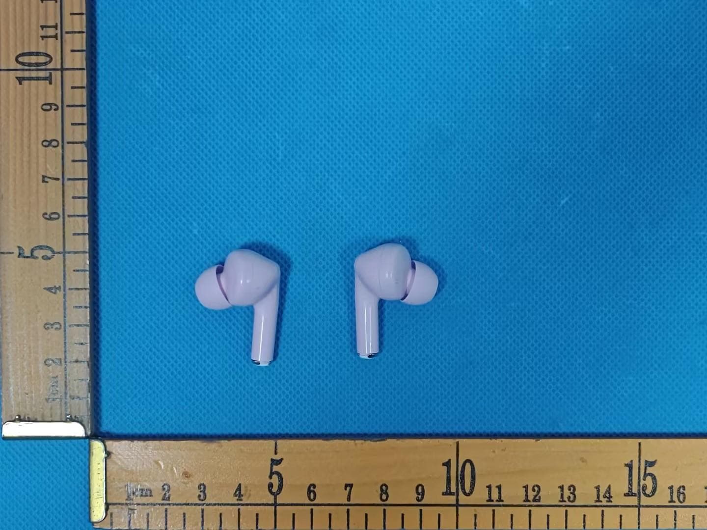 WIRELESS EARBUDS - FCC ID 2BAS9-FS07 - Dongguan fushilin technology company limited (4)