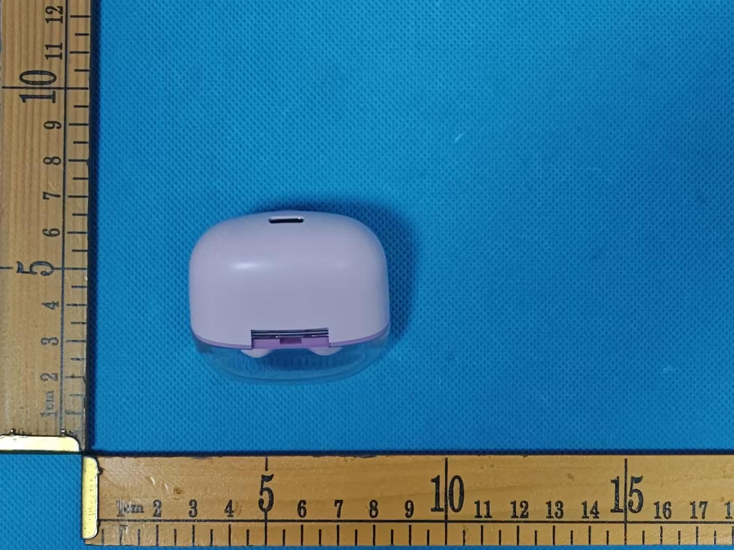 WIRELESS EARBUDS - FCC ID 2BAS9-FS07 - Dongguan fushilin technology company limited (5)