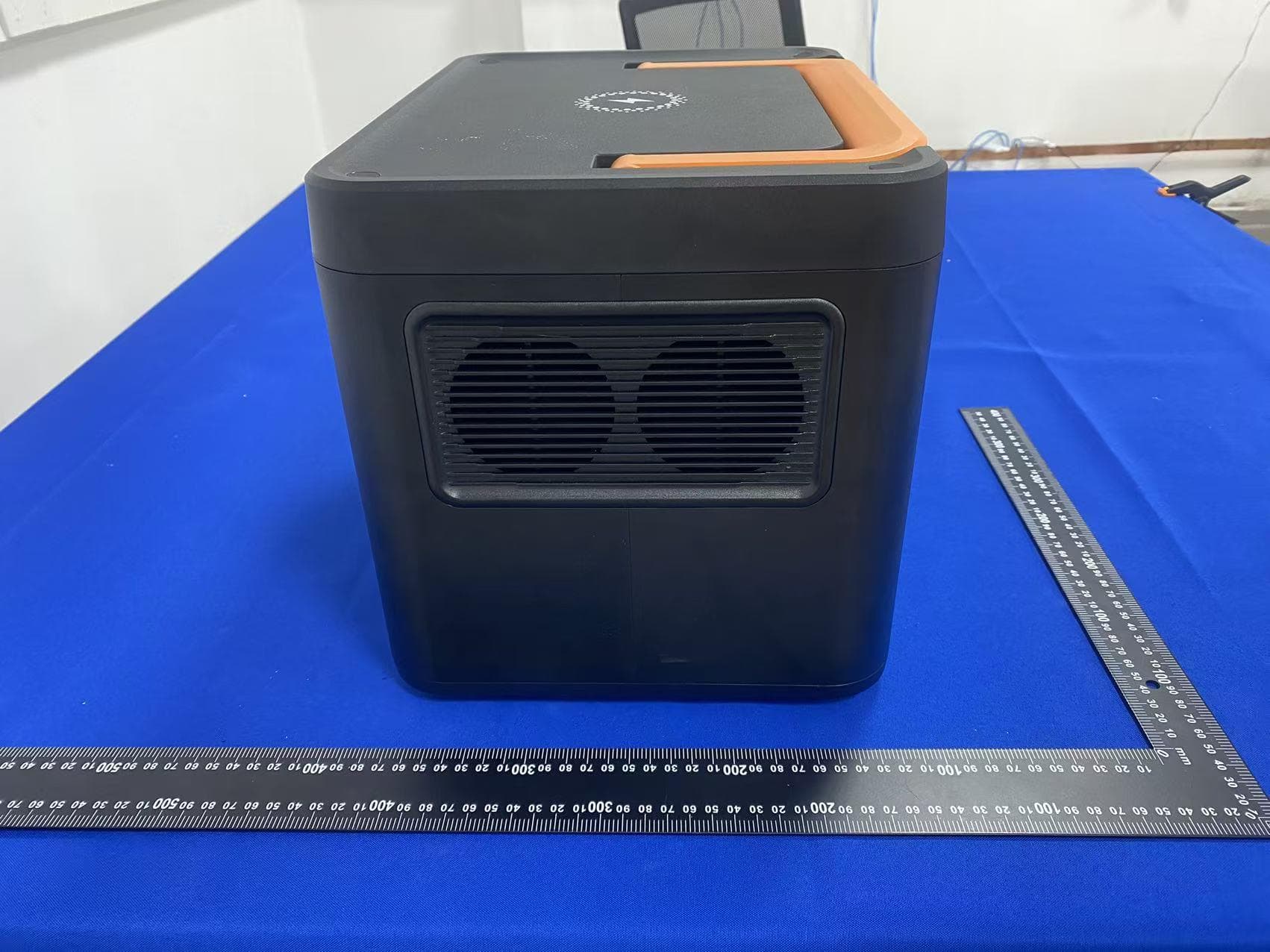 PORTABLE POWER STATION - FCC ID 2BASNH1218MV1000 - Huizhou Intelligent Energy Co., Ltd. (2)