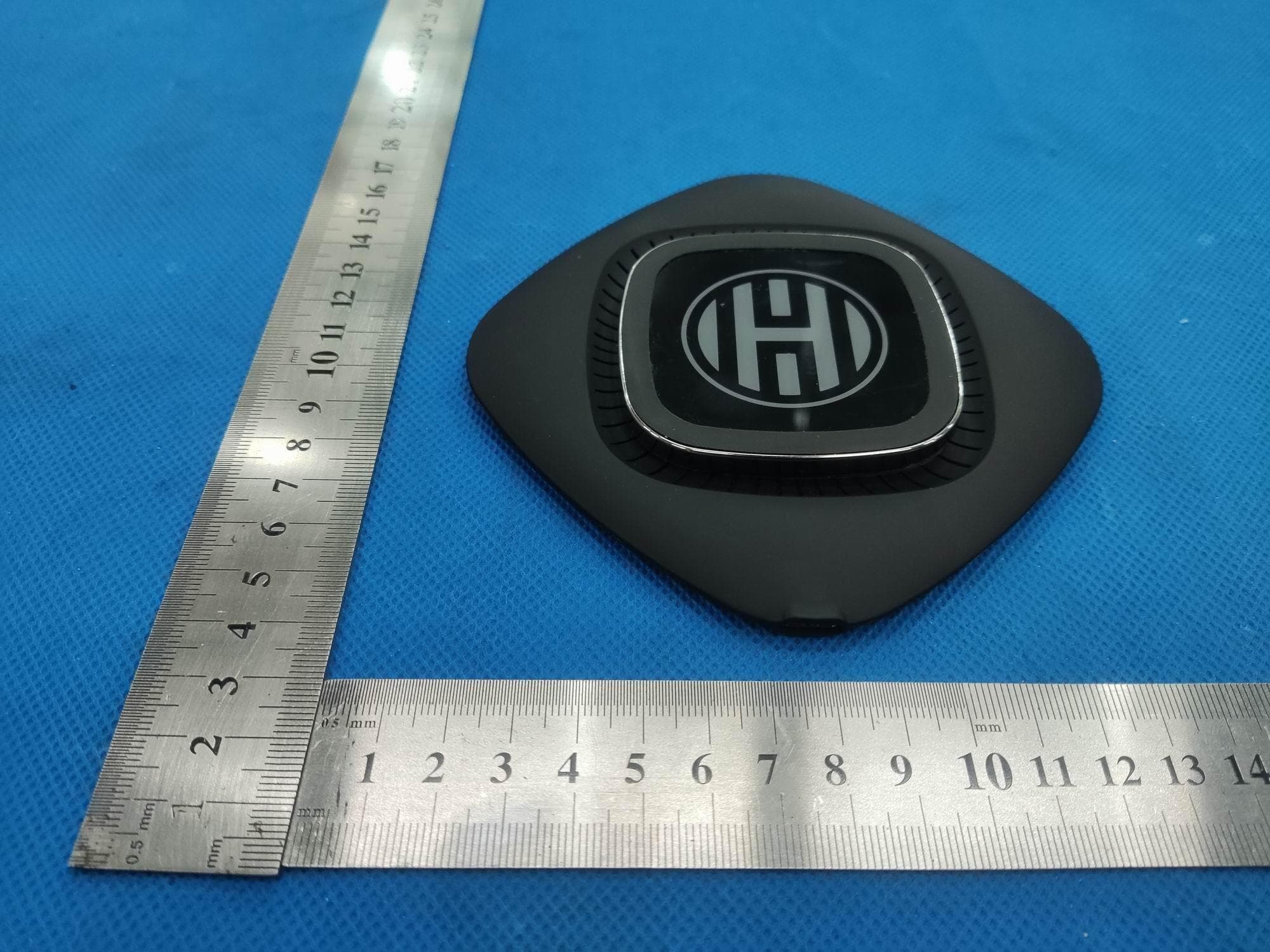 HALO Wireless Charge Pad - FCC ID 2BASYAD-13 - Alliance Sports Group., LP (5)