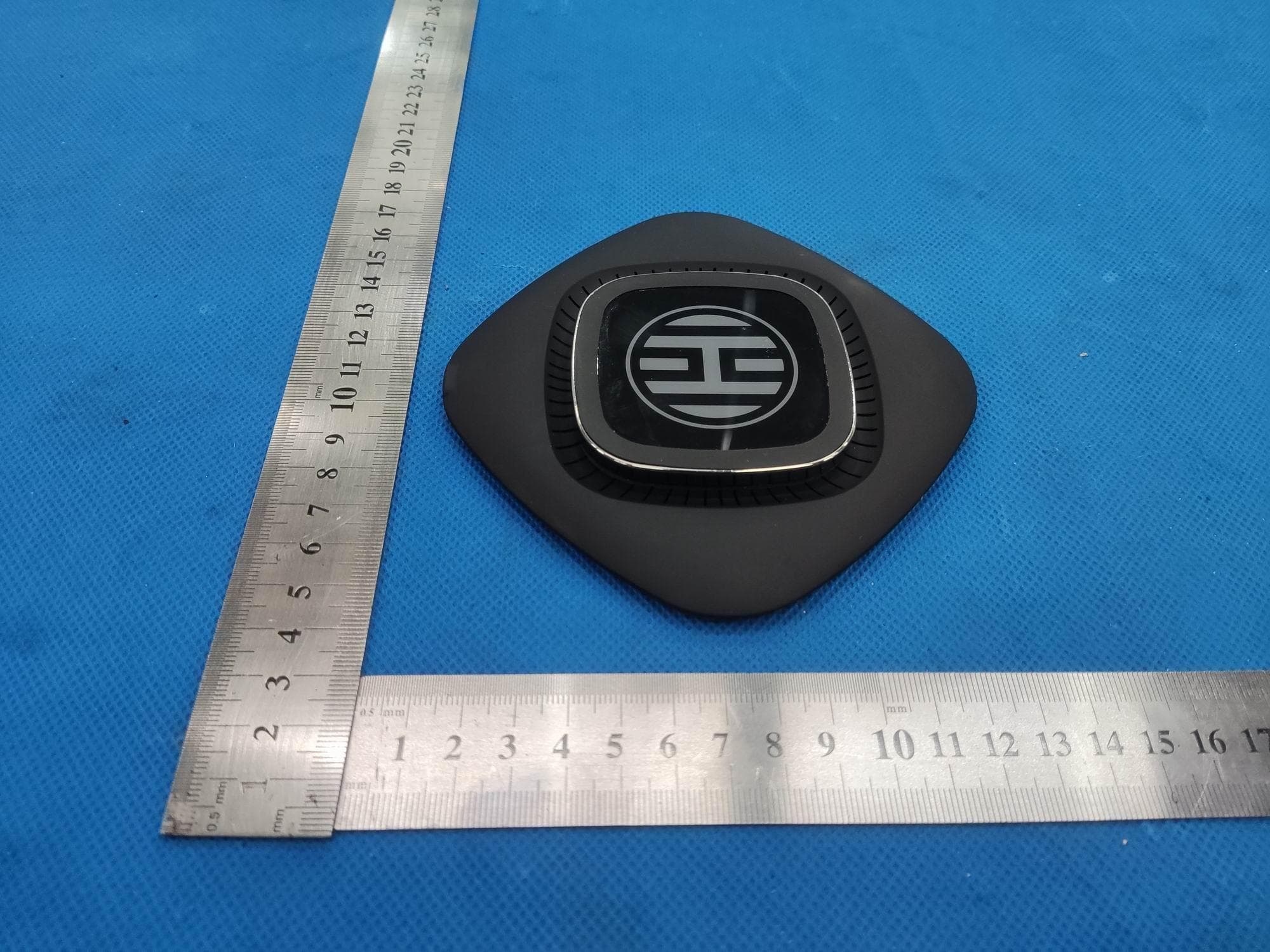 HALO Wireless Charge Pad - FCC ID 2BASYAD-13 - Alliance Sports Group., LP (4)