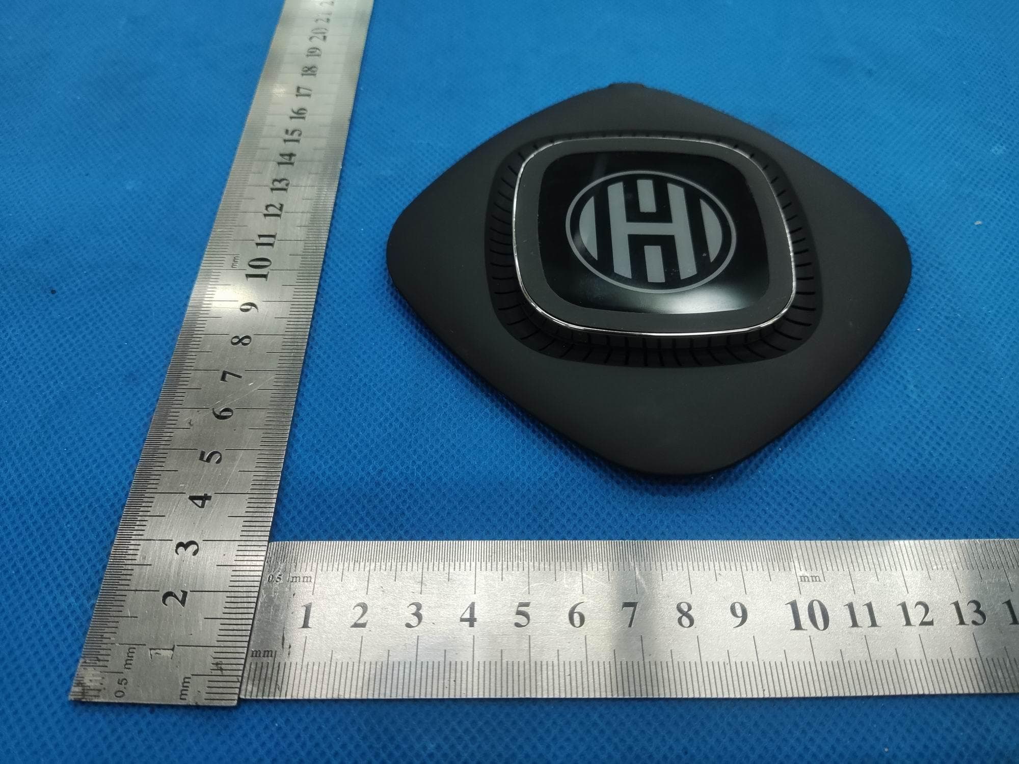HALO Wireless Charge Pad - FCC ID 2BASYAD-13 - Alliance Sports Group., LP (3)