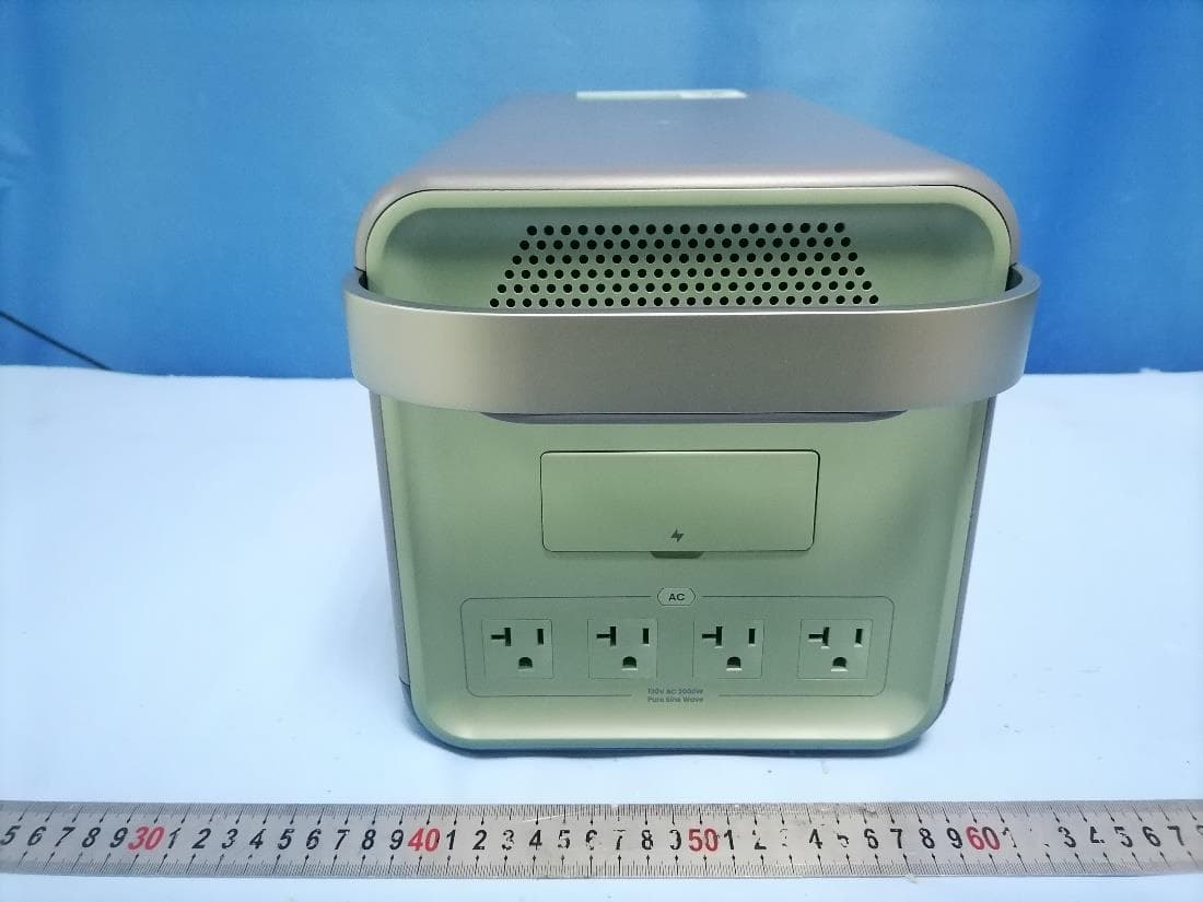 Portable Power Station - FCC ID 2BAU4-B2000SST - Suzhou Yoshino Power Technology Co. Ltd. (2)