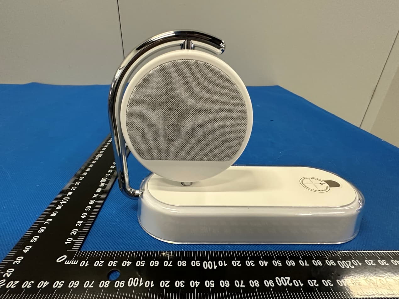 Creative clock wireless charger with night light - FCC ID 2BAUC-K01T - Shenzhen Wenhai chuangtong Technology Co., Ltd (3)