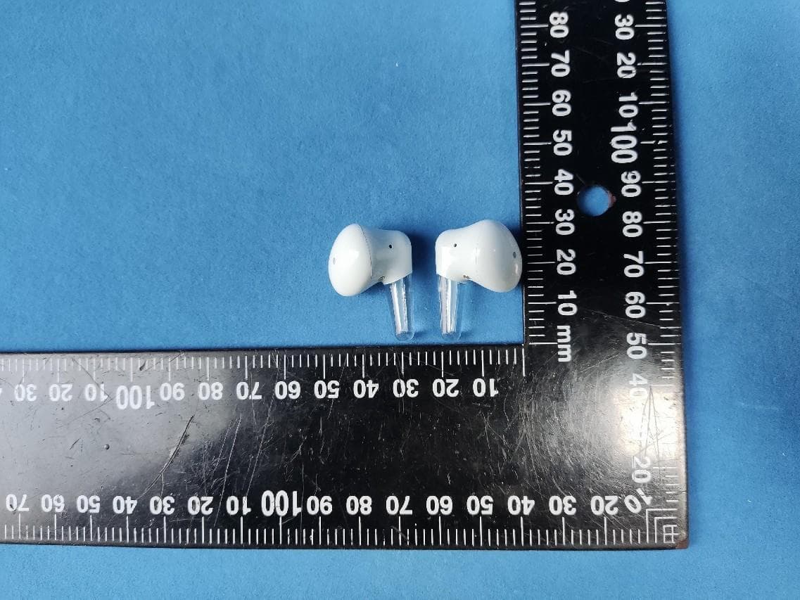 Wireless Bluetooth earphones - FCC ID 2BAUD-C99 - Shanghai Evoiot Intelligent Technology Co., Ltd. (2)